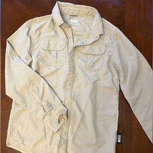 Long sleeve lightweight shirt